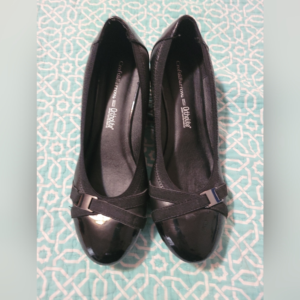 Women's low wedge dress shoes